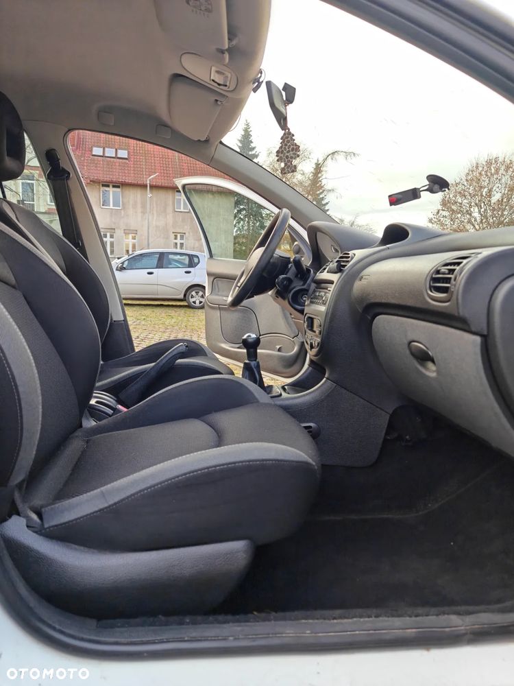 Peugeot 206 - 15