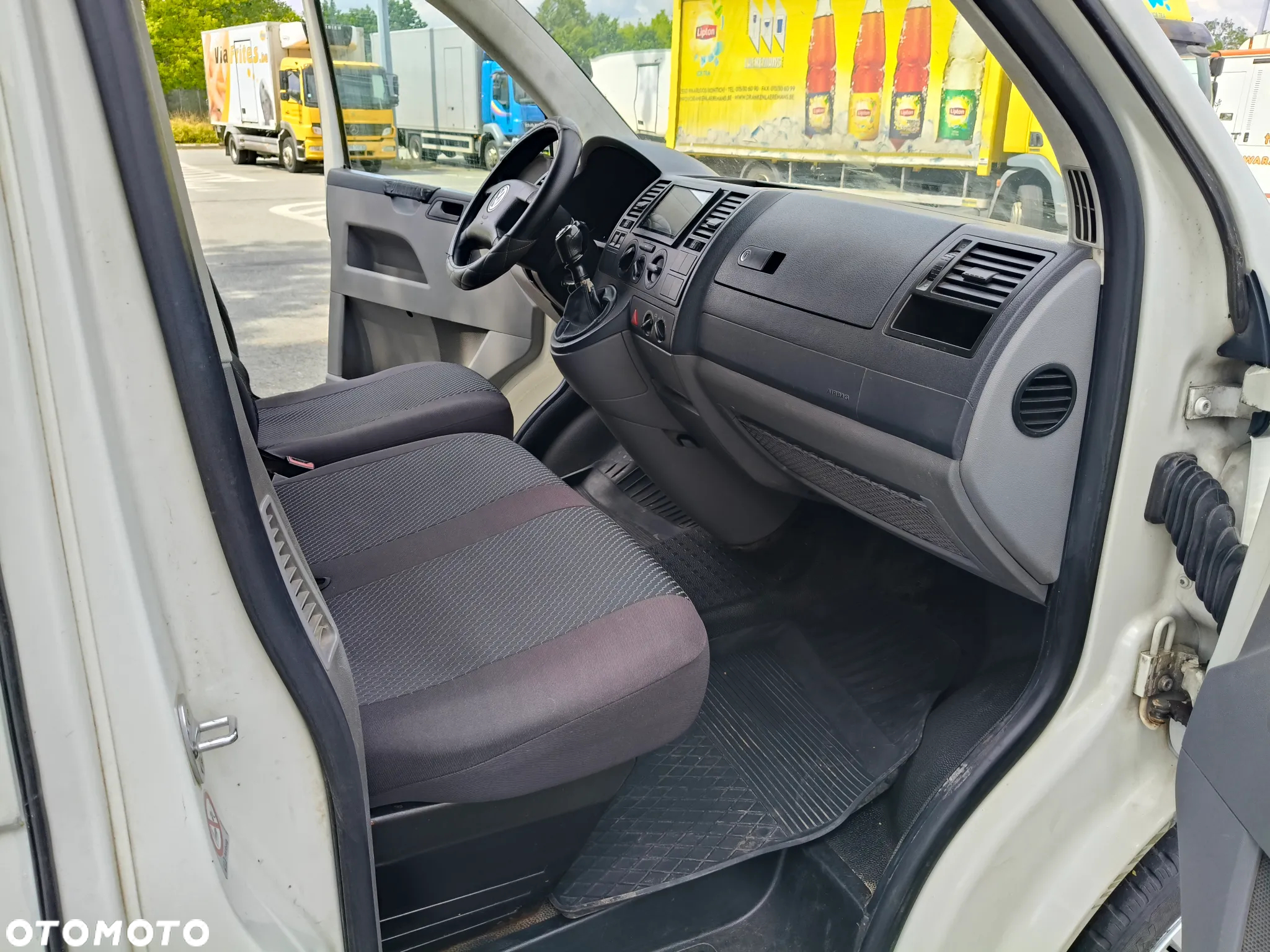 Volkswagen Transporter T5 TDI L1H1 - 10