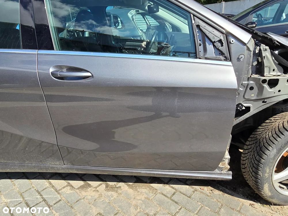 SPRZEDAM MERCEDES B-KLASA W246 PRAWE PRZEDNIE DRZWI W KOLOR 787 W ORYGINALE DO MONTAŻU - 2
