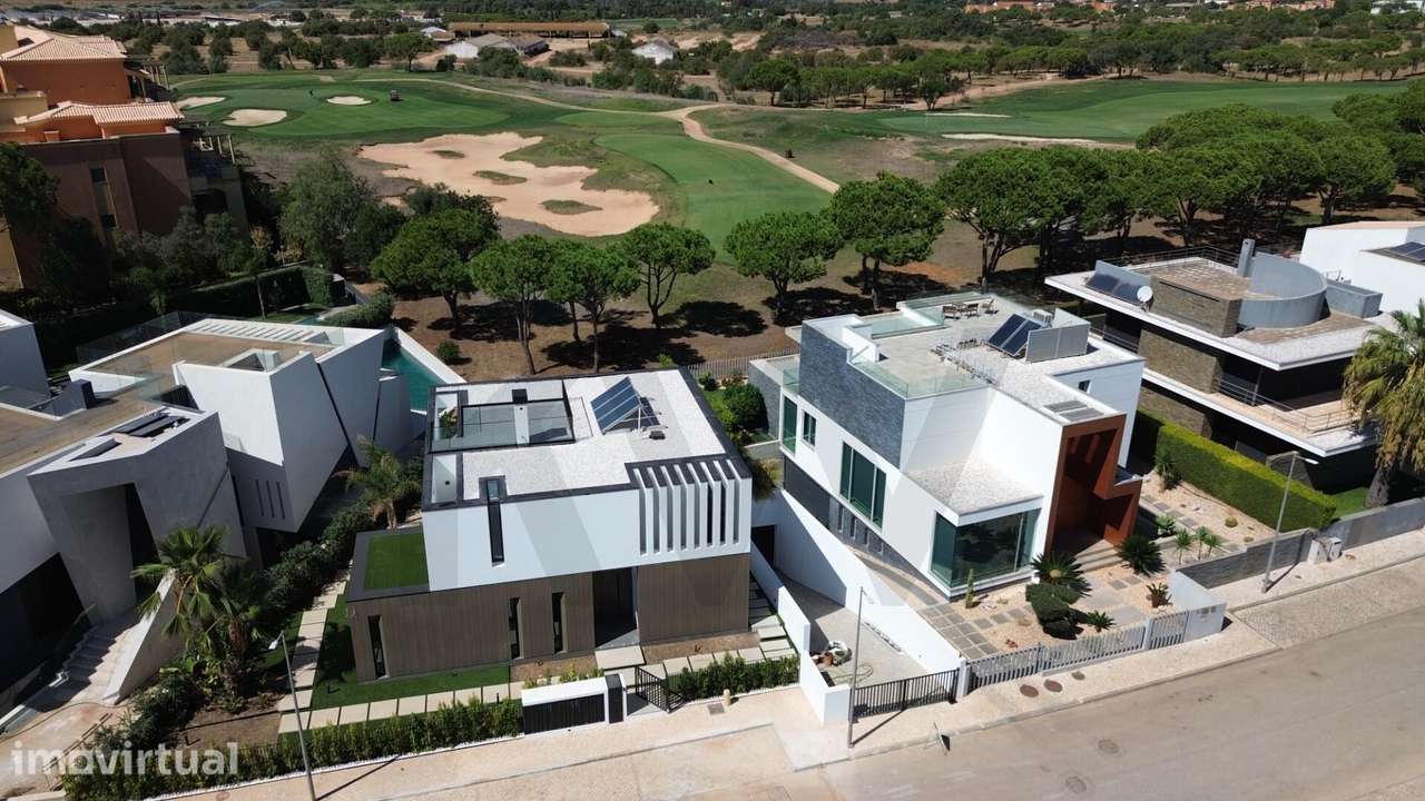 MORADIA T5, SUITES, PISCINA, ZONA CALMA, JUNTO DO GOLF, QUARTEIRA, VIL