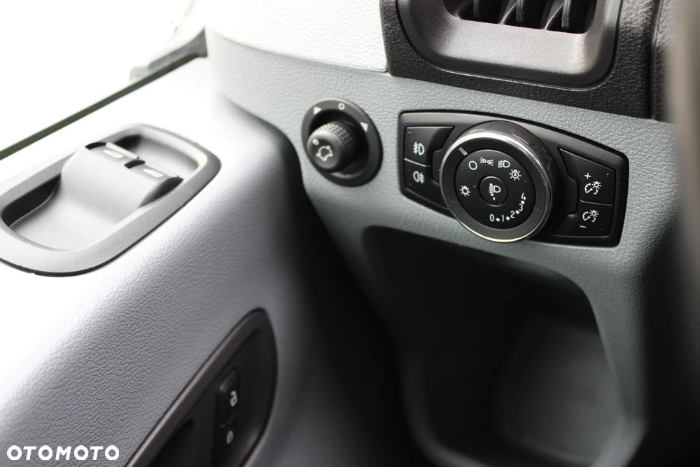 Ford Transit - 28