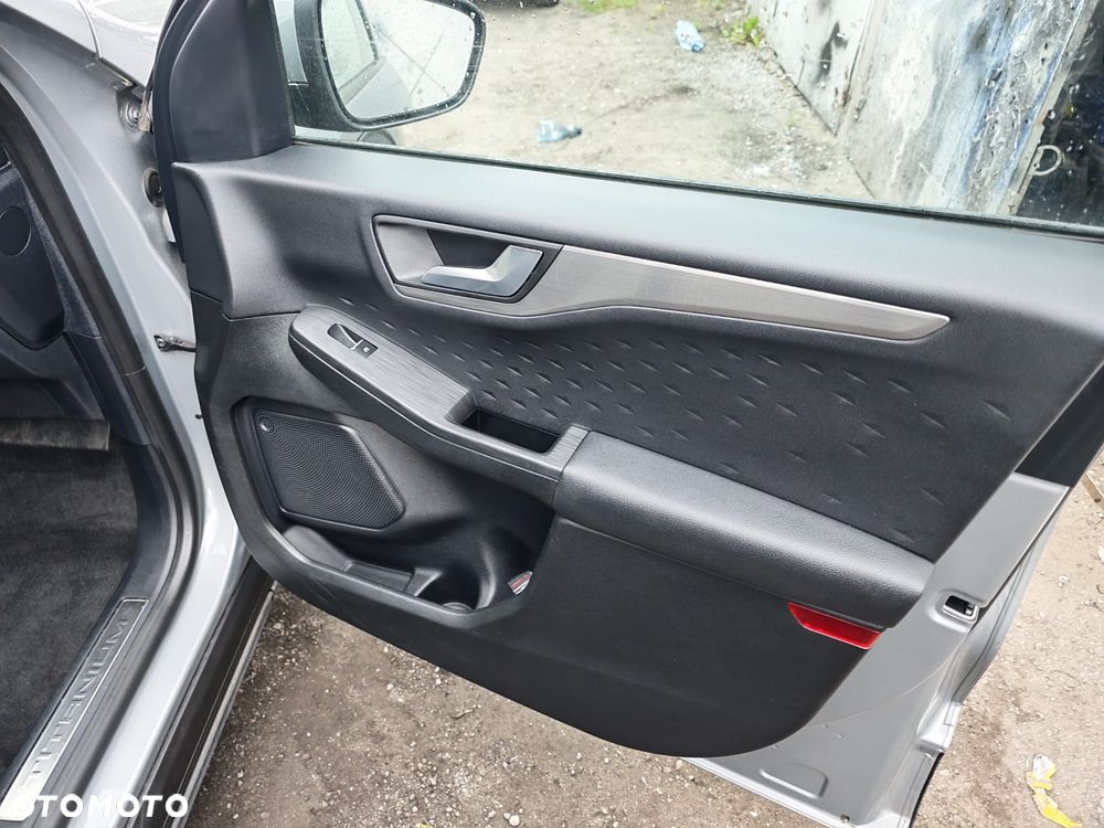Ford Kuga - 26