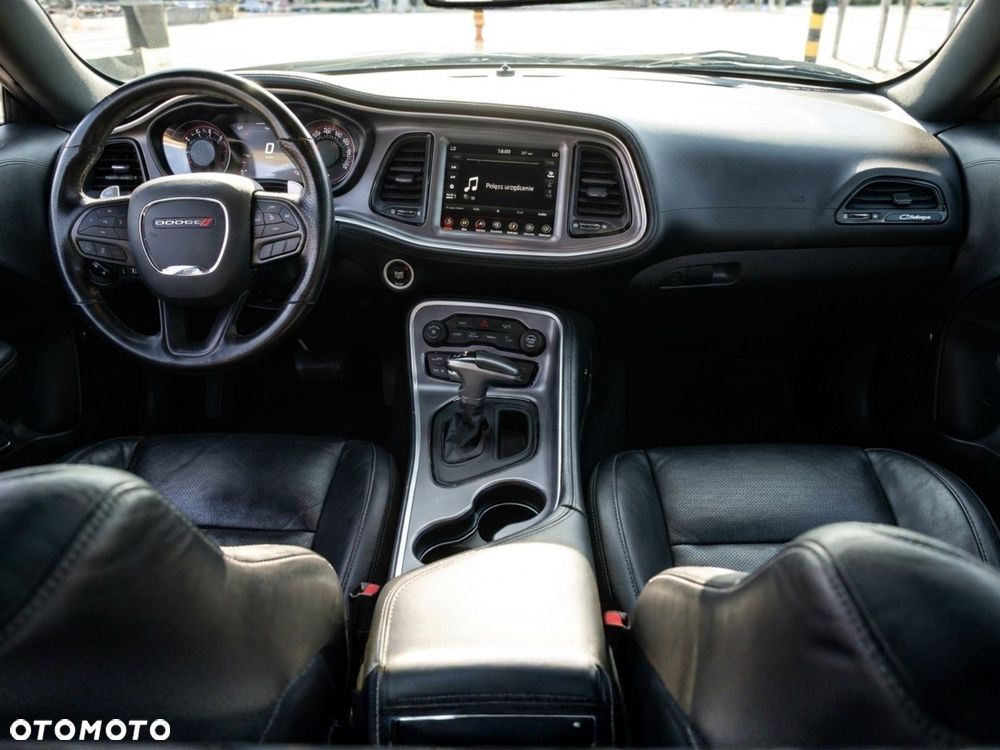 Dodge Challenger - 13