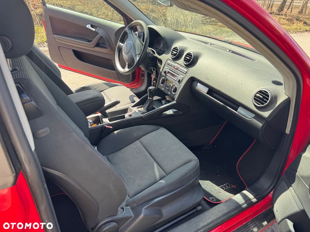 Audi A3 3-drzwiowe 1.6 Ambiente - 10