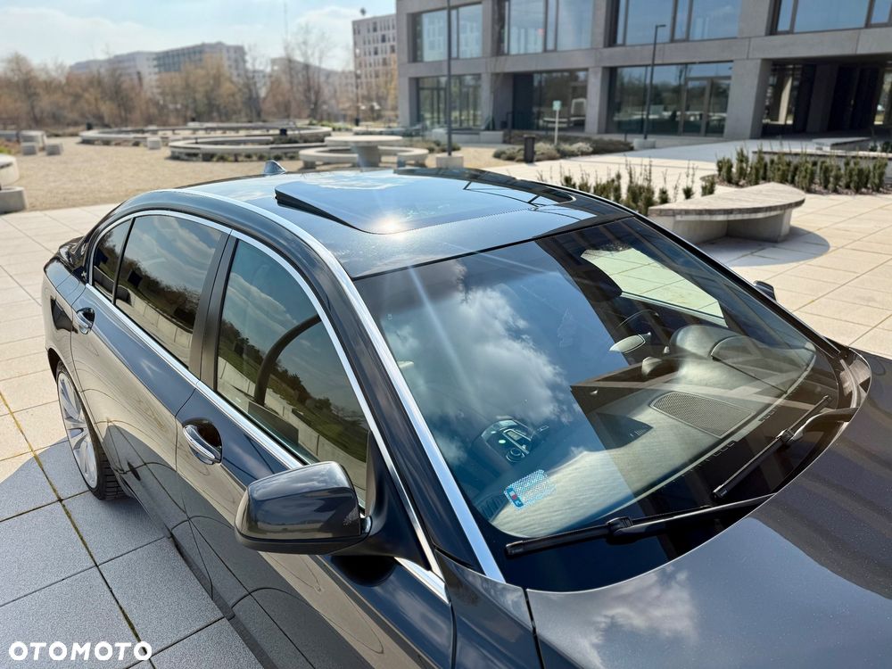 BMW Seria 7 750Li xDrive - 14