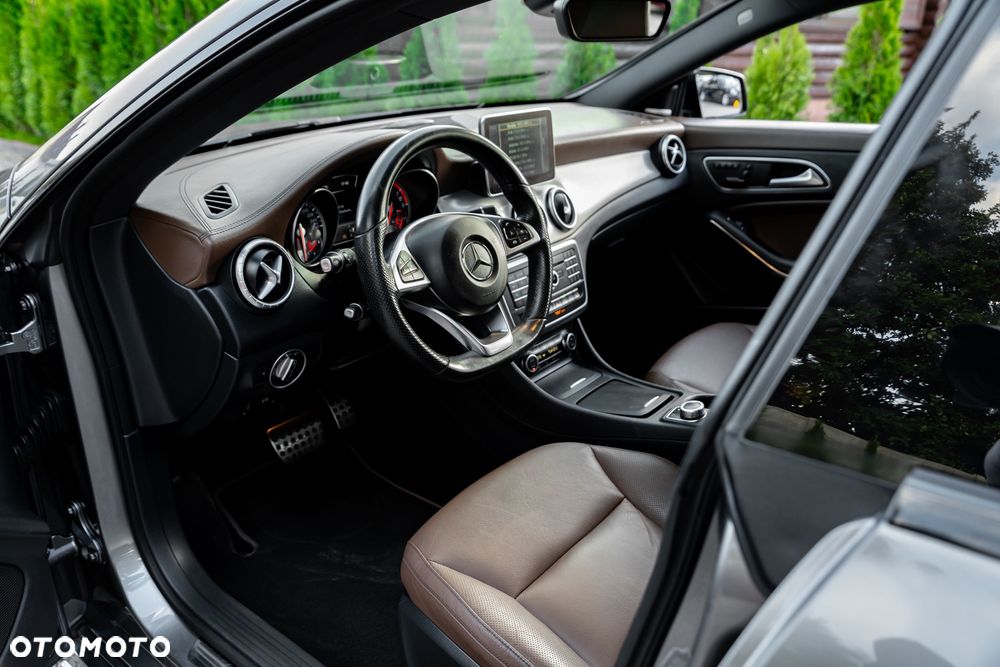 Mercedes-Benz CLA Shooting Brake 250 4Matic 7G-DCT Sport - 18
