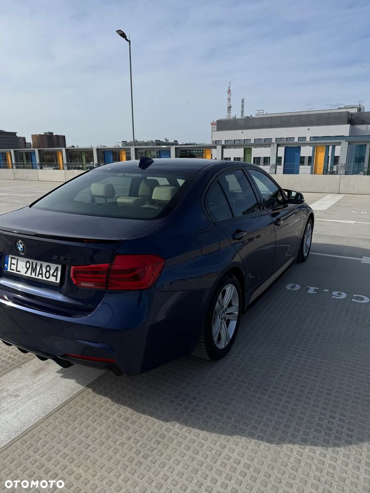 BMW Seria 3 330i - 7