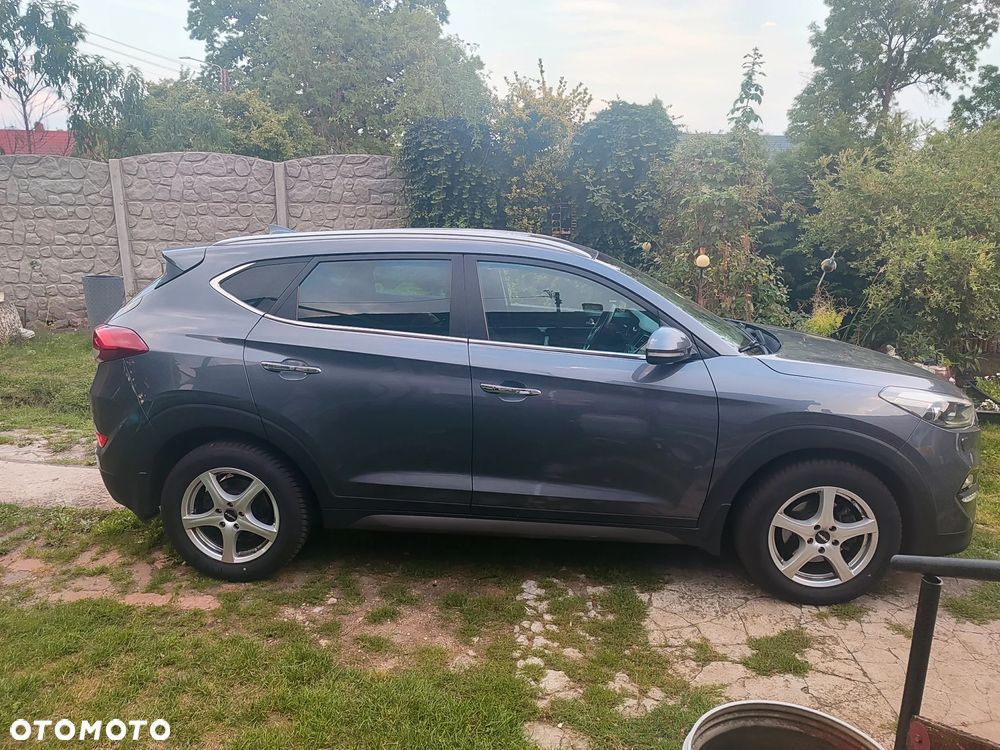Hyundai Tucson 2.0 CRDI BlueDrive Style 2WD - 3