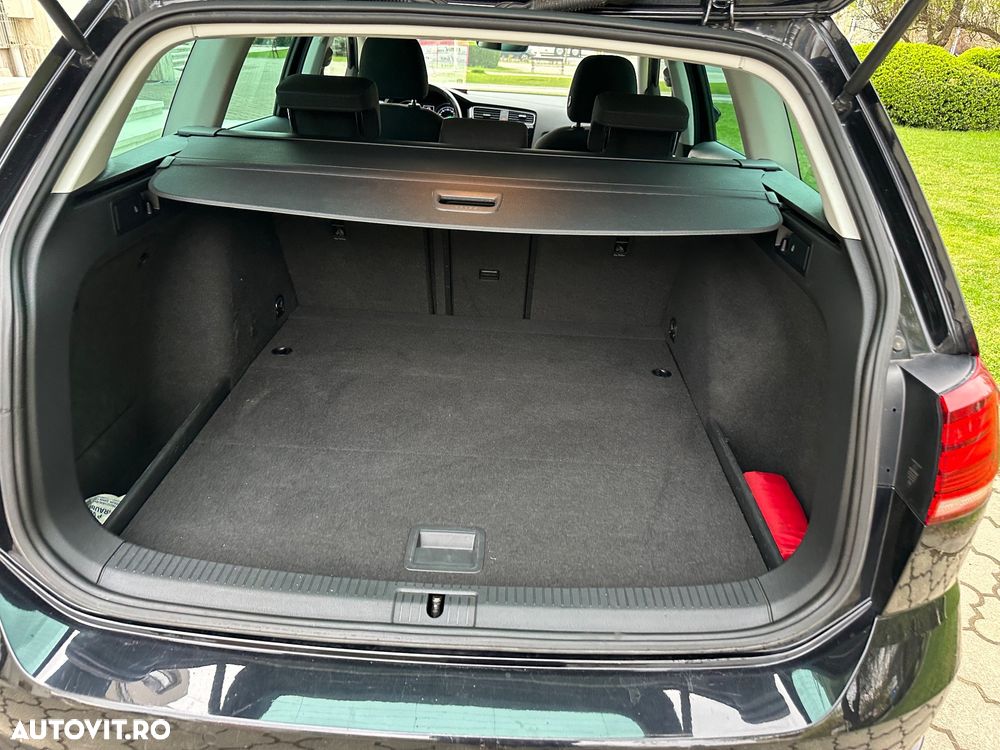 Volkswagen Golf - 32