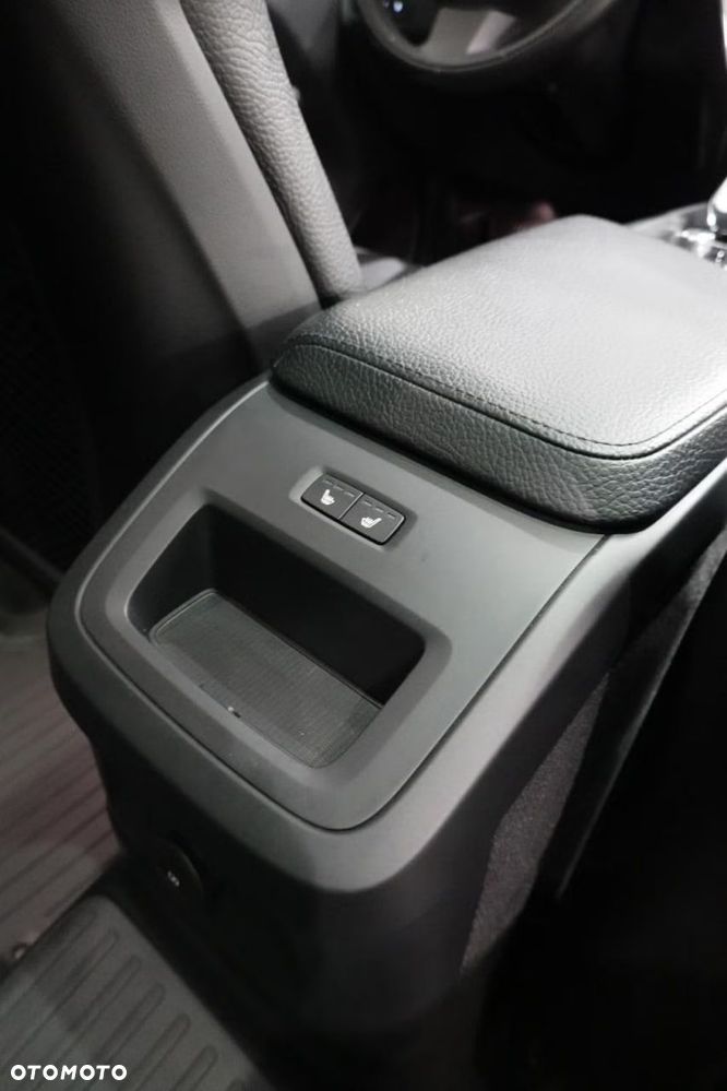 Volvo XC 60 T6 Plug-In Hybrid AWD R-Design - 24