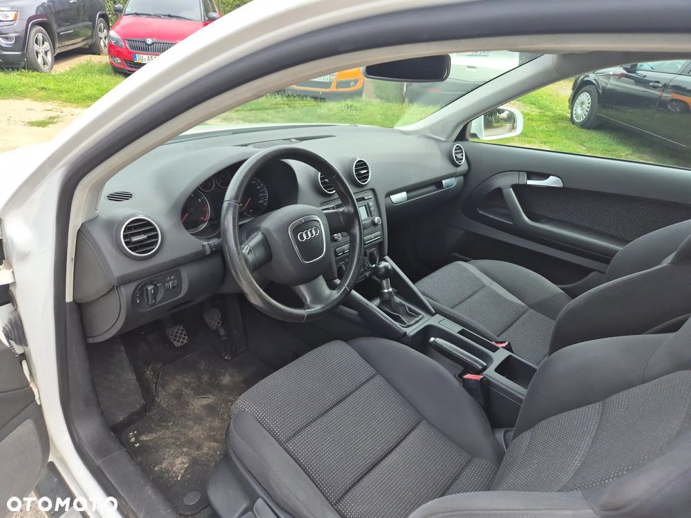 Audi A3 3-drzwiowe 1.6 Ambiente - 20