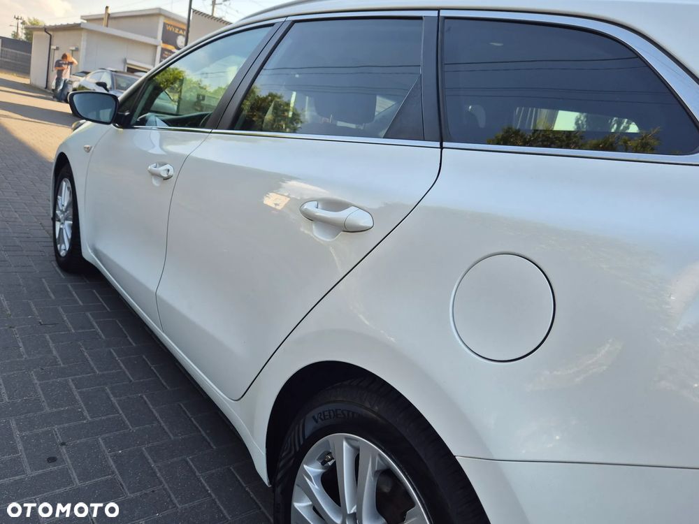 Kia Ceed 1.6 CRDi 128 Platinum Edition - 23