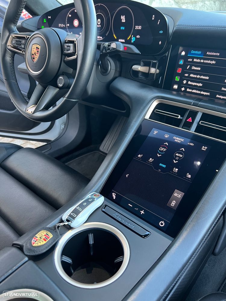 Porsche Taycan Turbo S - 18