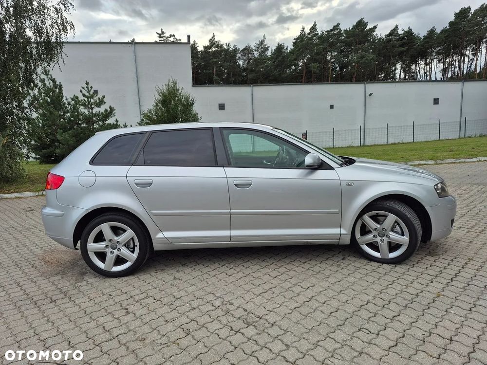 Audi A3 Sportback 2.0 TDI DPF quattro Ambition - 2