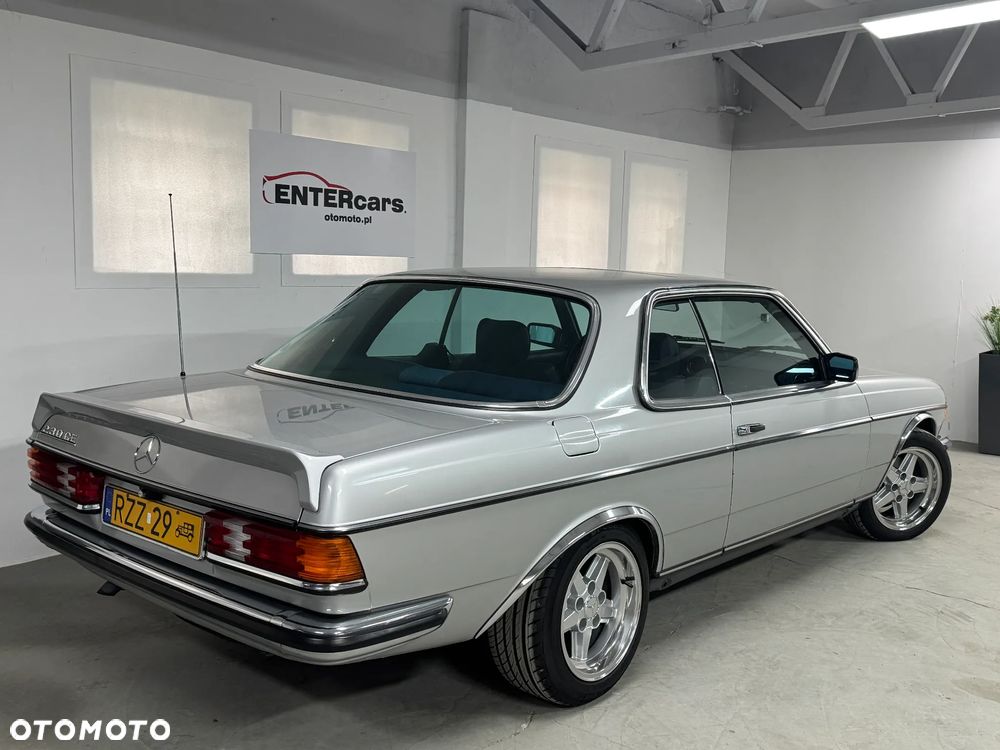 Mercedes-Benz W123 - 5