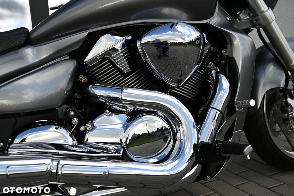 Suzuki Intruder - 10