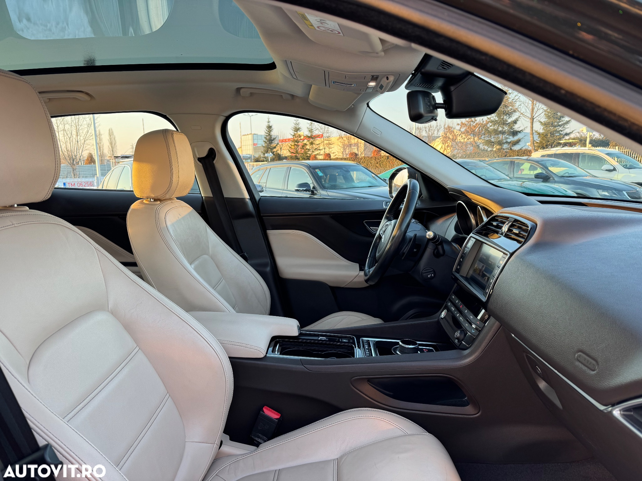 Jaguar F-Pace 20d AWD Prestige - 12
