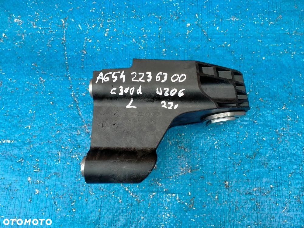 Mercedes C klasa W206 / A6542236300 / LEWA Łapa Podpora Silnika / ORYGINAŁ - 1