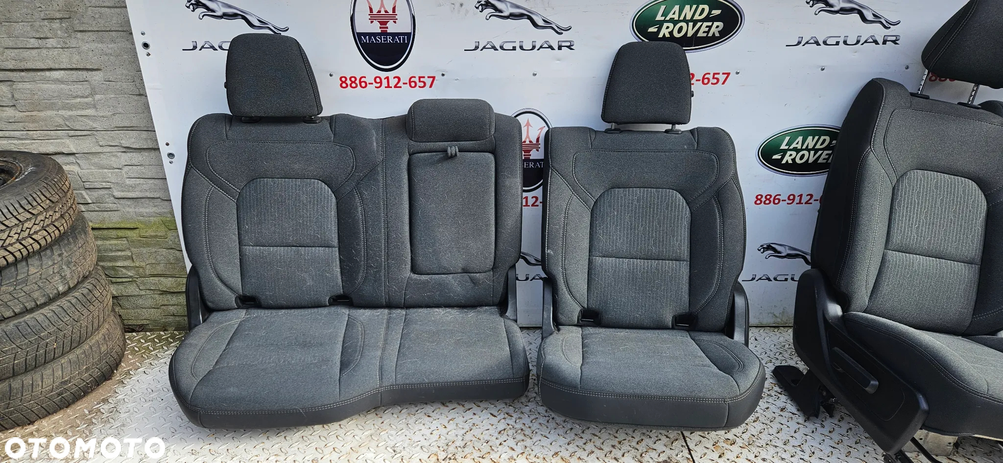 RAM 1500 V 5 2019- Big Horn KRÓTKI QUAD CAB 1,5 Komplet foteli Fotele tapicerka Kanapa Środek Boczki wykładzina Słupek próg listwa CZARNE WNĘTRZE WELUR - 2
