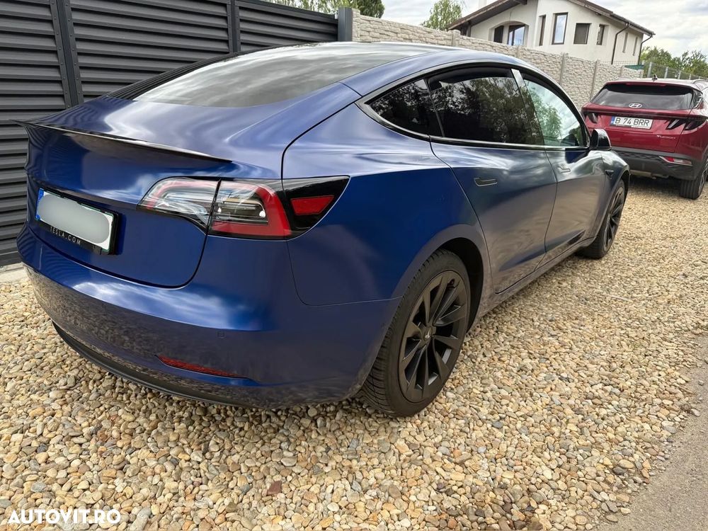 Tesla Model 3 - 3