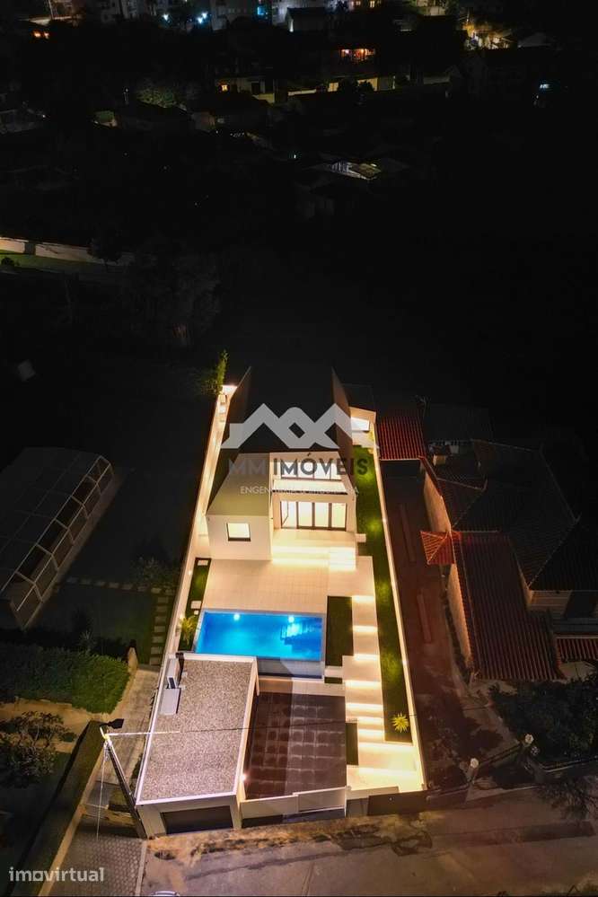 Moradia T3+1 | Francelos | NOVA | Piscina | Luxo | 4 Frentes | Jardim - Grande imagem: 5/9