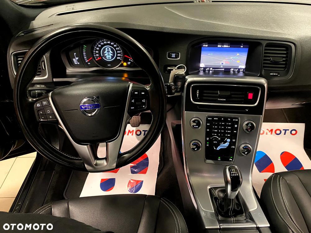 Volvo V60 D3 Momentum - 18