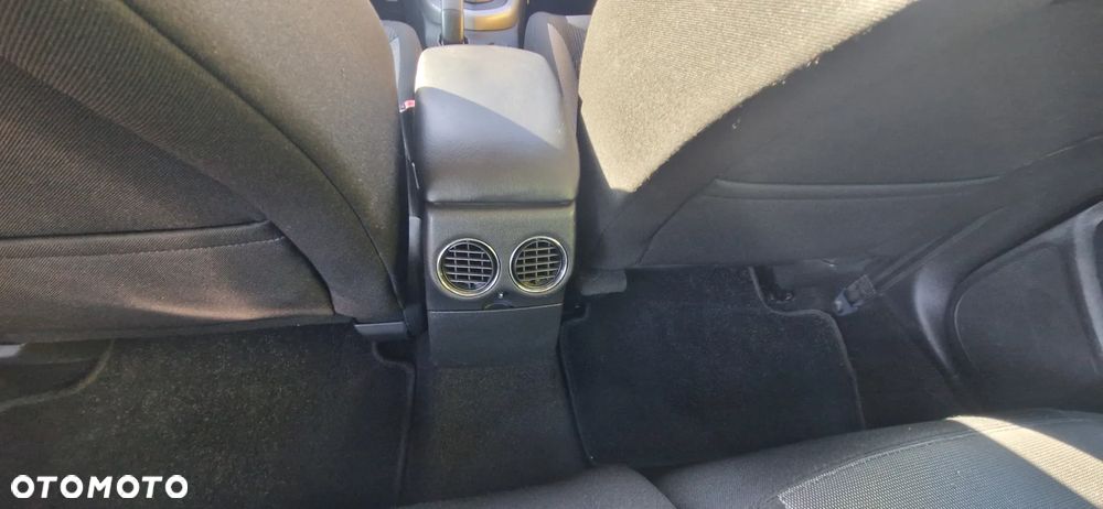 Peugeot 308 1.6 e-HDi Access STT - 18