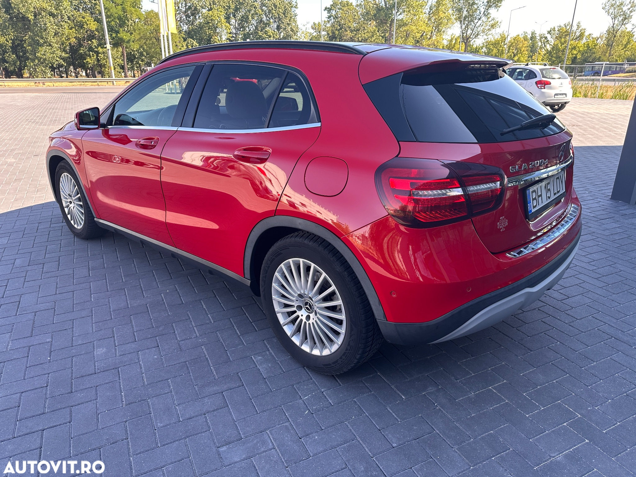 Mercedes-Benz GLA 200 d 4MATIC Aut. - 3