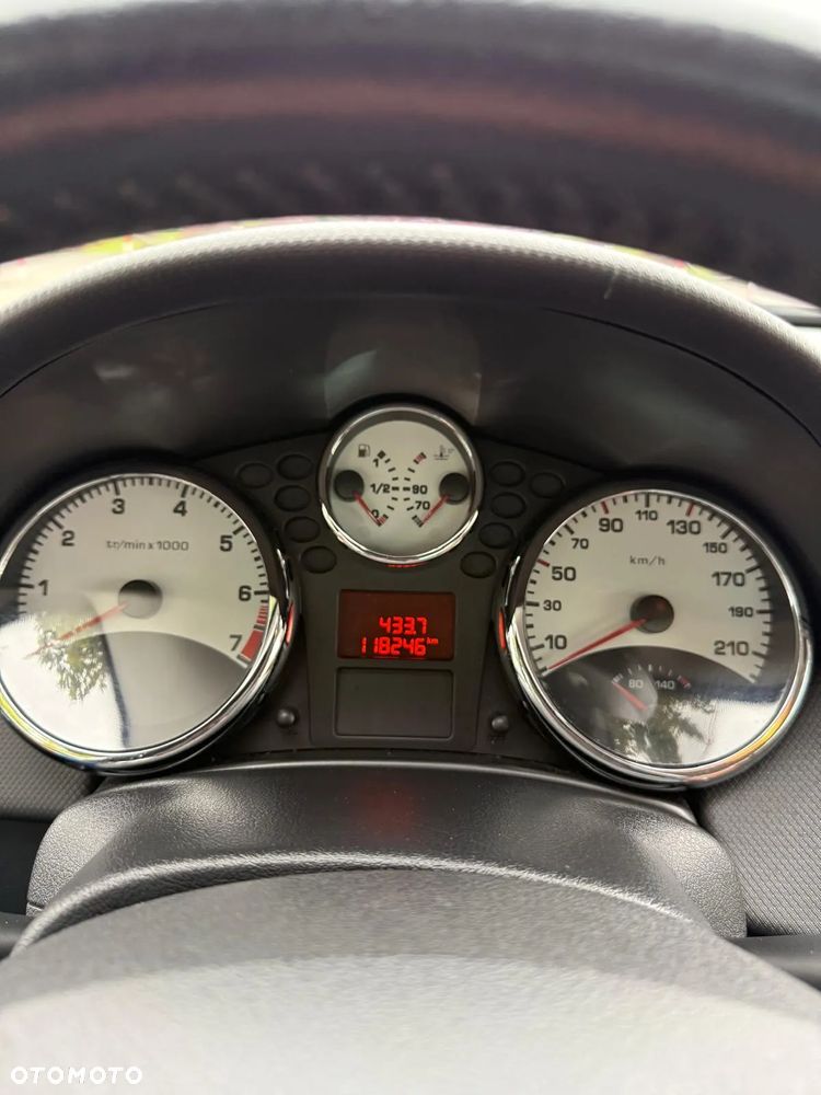 Peugeot 207 CC - 12