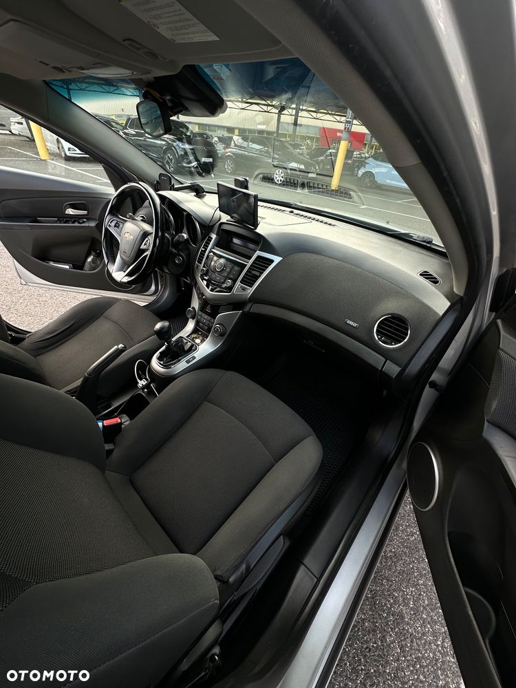 Chevrolet Cruze 1.6 LT - 10
