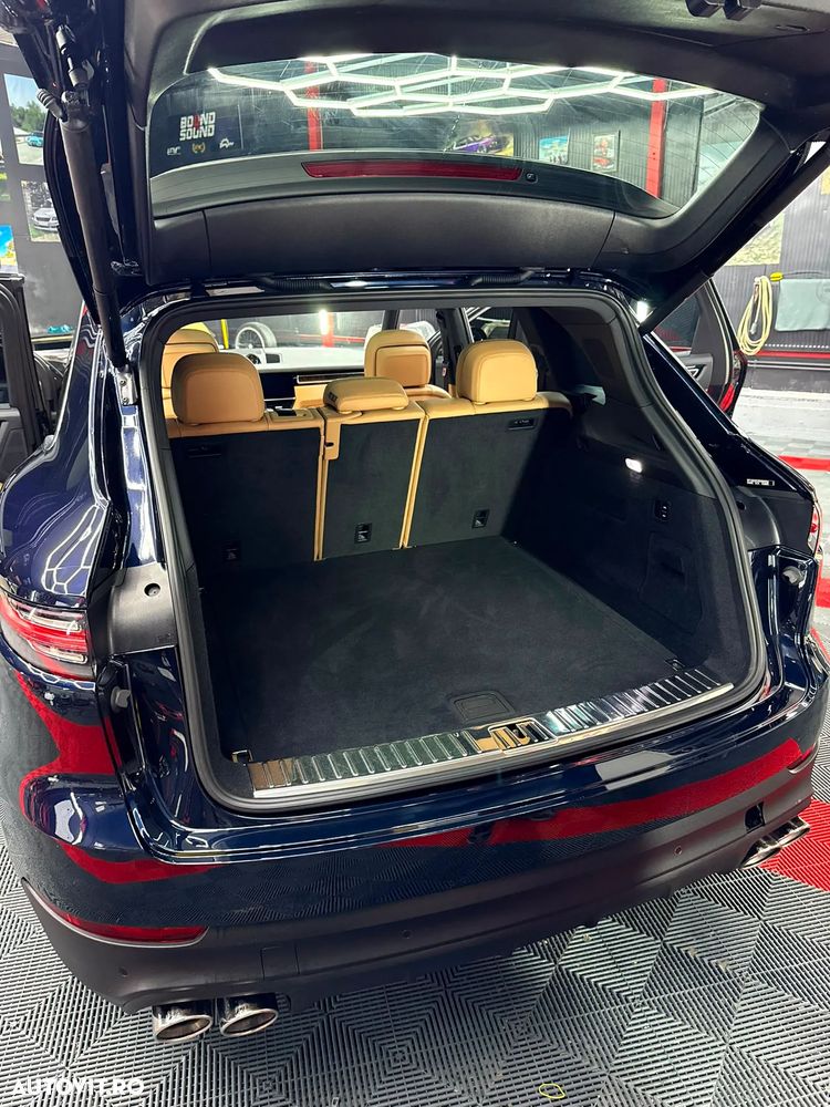 Porsche Cayenne S - 7