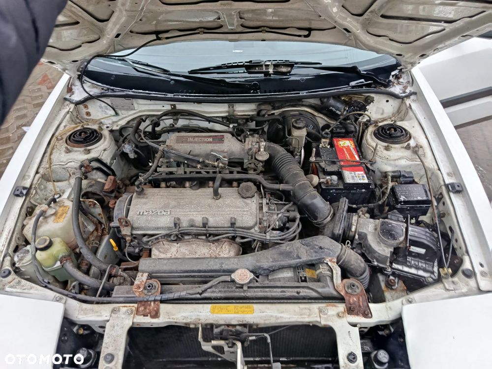 Mazda 323F - 16