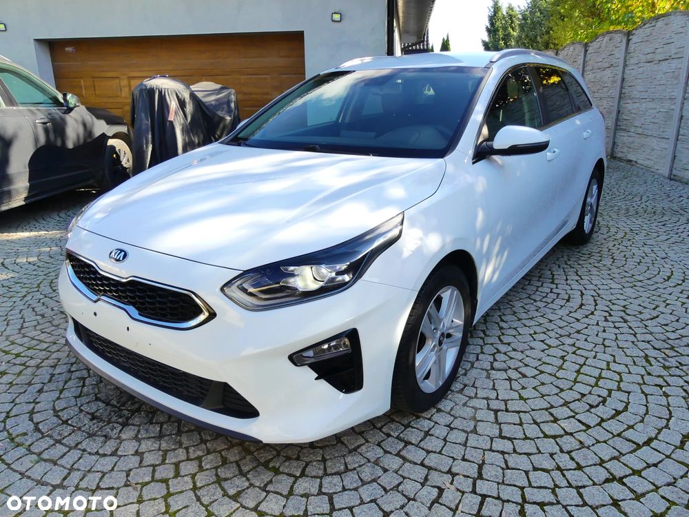 Kia Ceed - 12