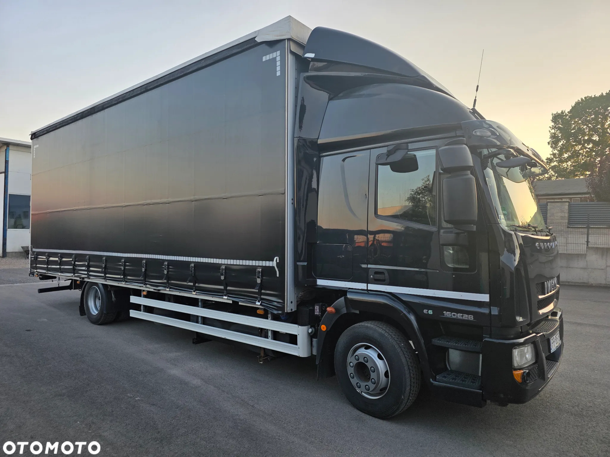 Iveco EUROCARGO 160E28  19 PAL. /  FIRANKA  / MANUAL / - 2