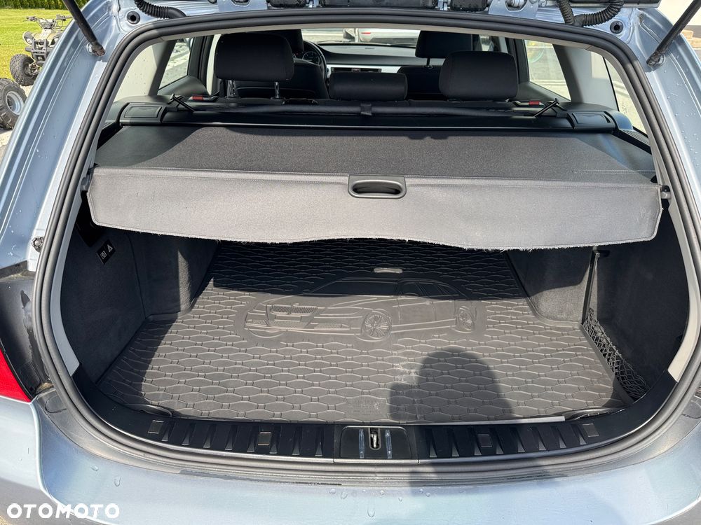 BMW Seria 3 318d DPF Edition Lifestyle - 23