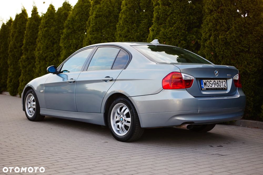 BMW Seria 3 318d DPF - 3
