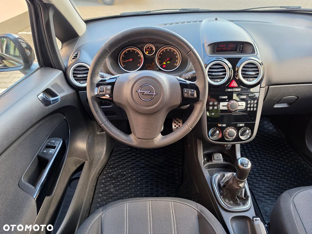Opel Corsa 1.2 16V Cosmo - 10