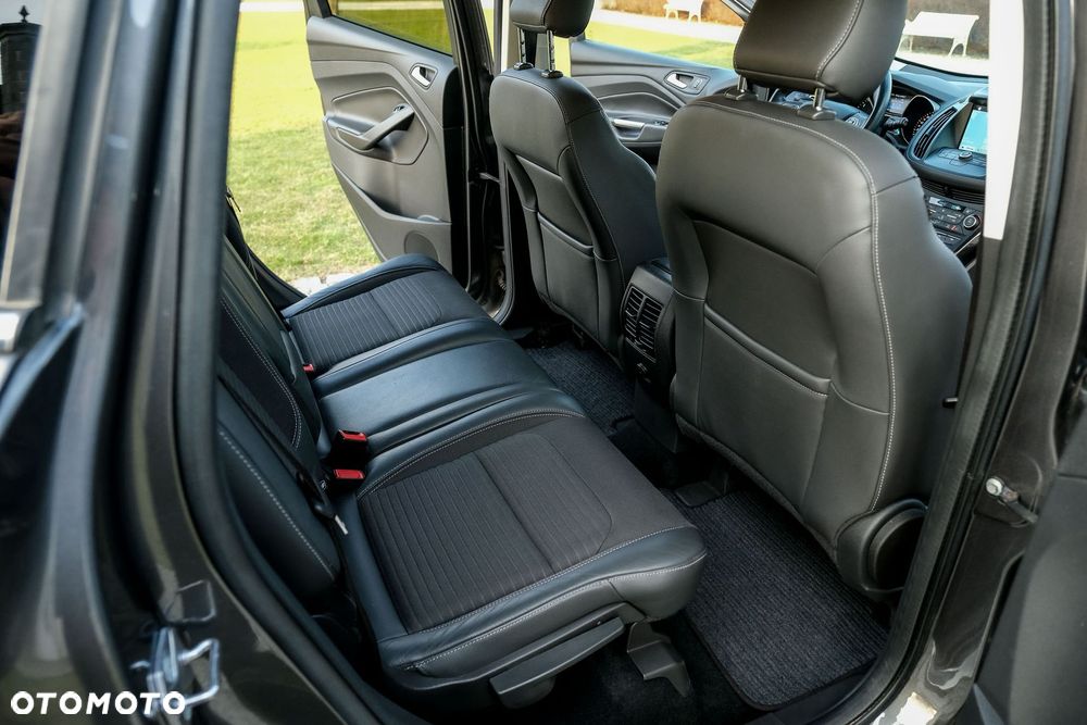 Ford Kuga 2.0 TDCi 4x4 ST-Line - 24