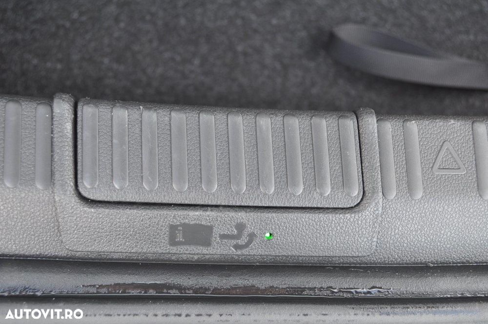 Skoda Superb 2.0 TDI DSG 4X4 Laurin & Klement - 38