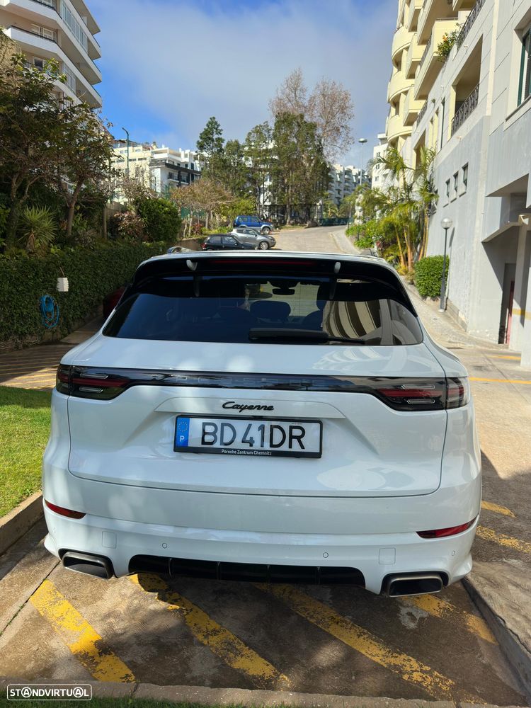 Porsche Cayenne - 4