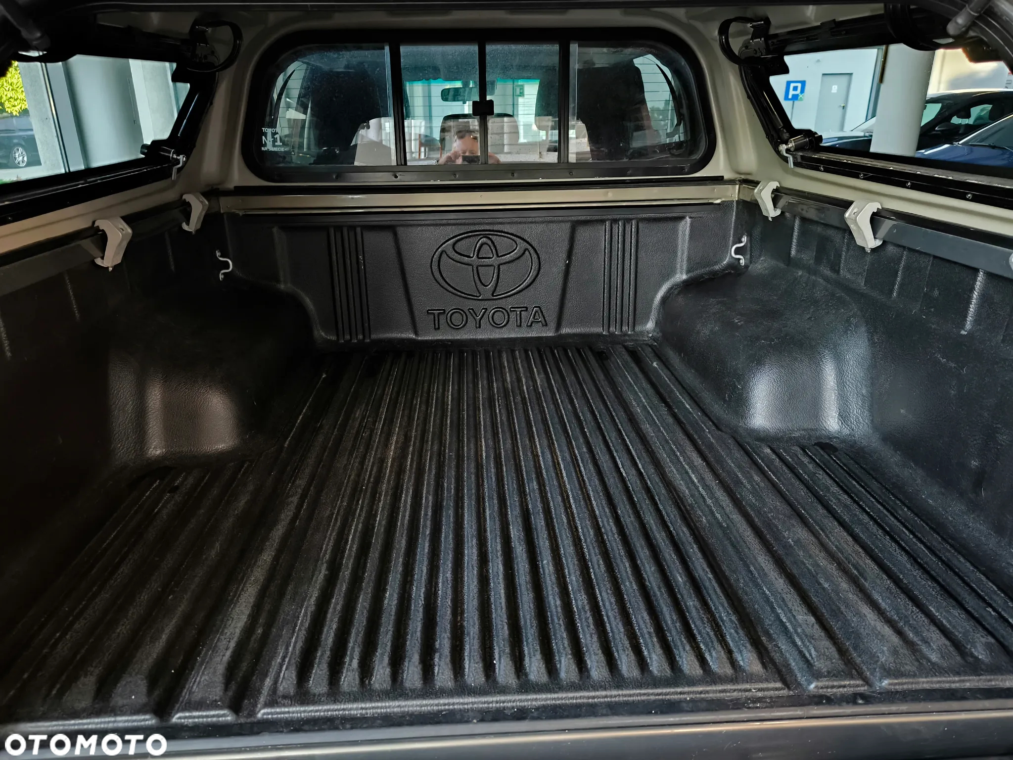 Toyota Hilux 2.8 D-4D Double Cab SR5+ 4x4 - 31