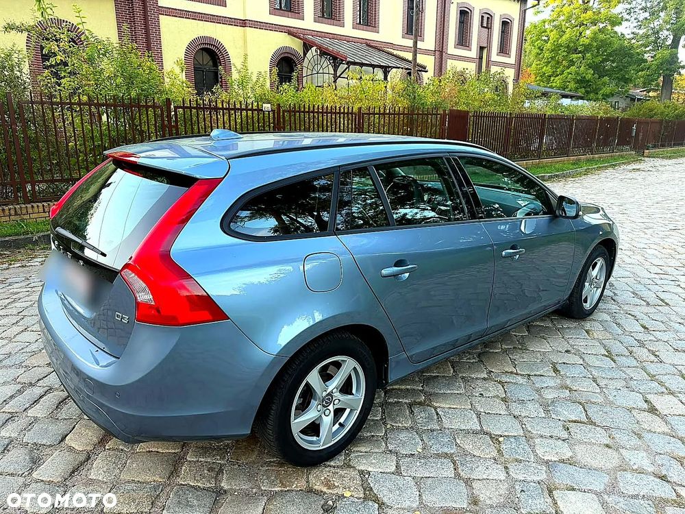 Volvo V60 D3 Momentum - 9