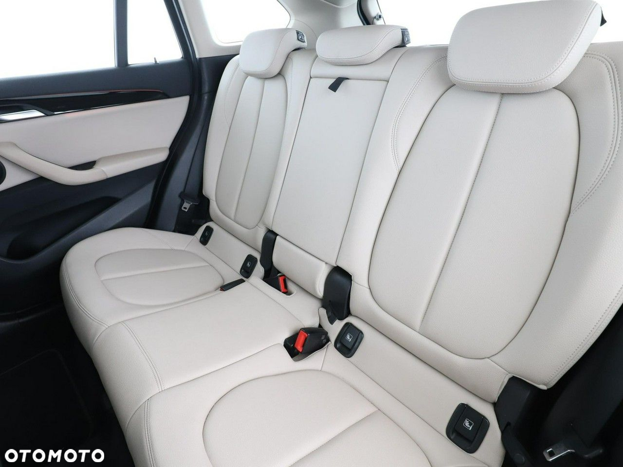 BMW X1 sDrive18d xLine - 17