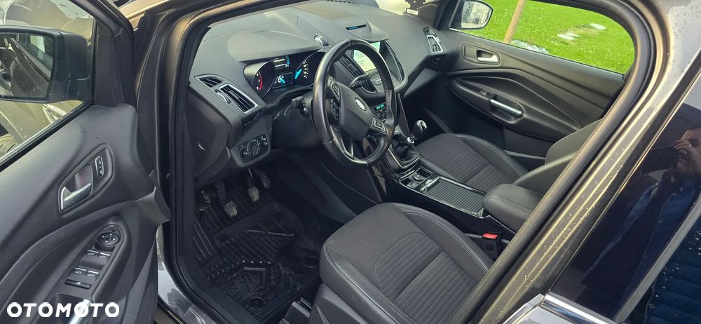 Ford Kuga 1.5 EcoBoost 2x4 Titanium - 14