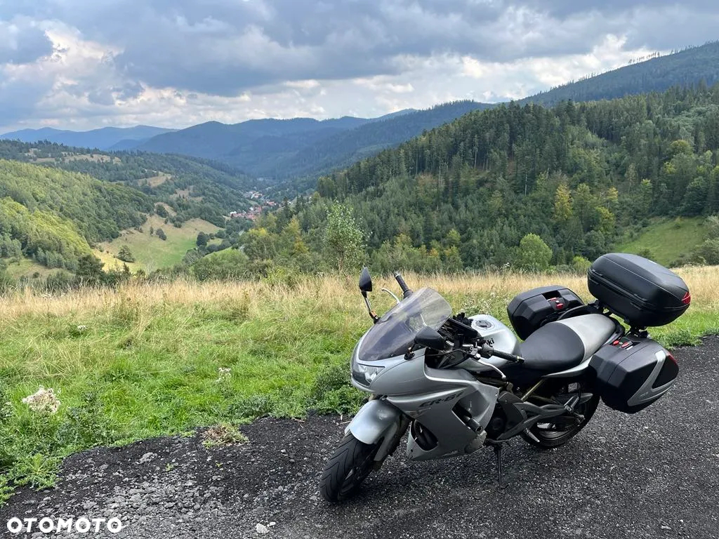 Kawasaki ER - 8