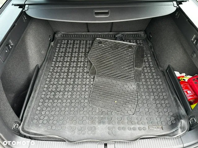Volkswagen Passat - 28