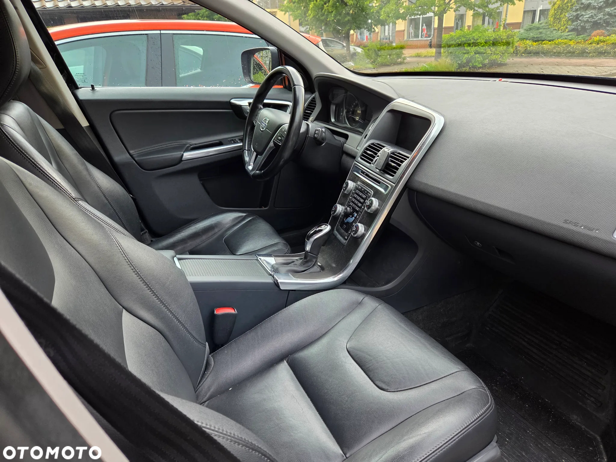Volvo XC 60 D5 AWD Momentum - 12