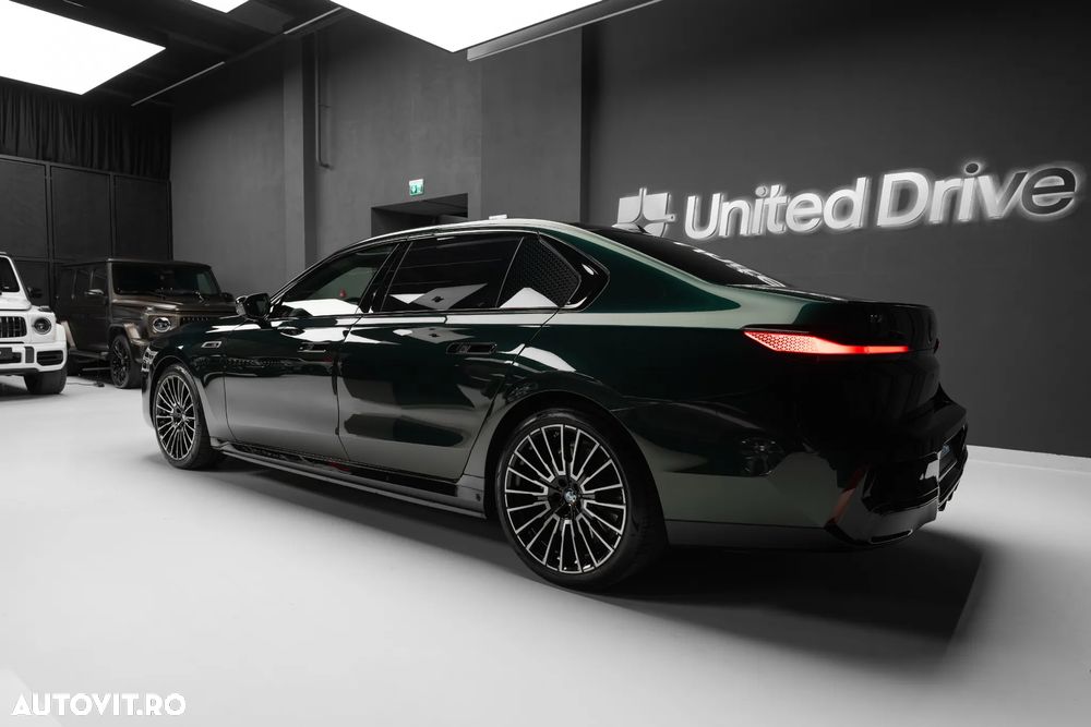 BMW i7 - 8