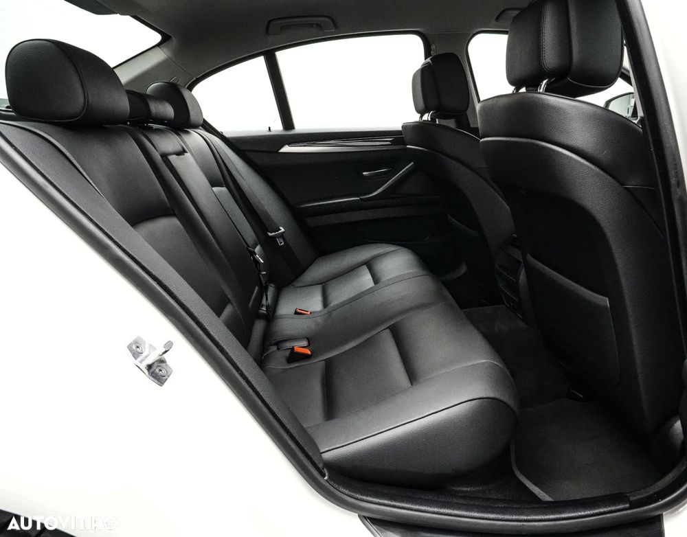 BMW Seria 5 520d Sport-Aut. BluePerformance - 17