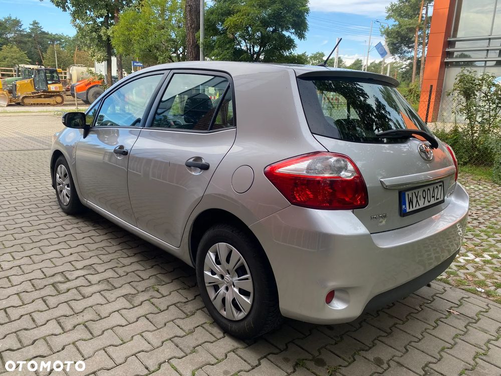 Toyota Auris 1.4 D-4D Luna - 10
